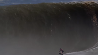 【動画】Brad Domke(ブラッド・ドンケ)スキムボードでプエルト・エスコンデュードの大波に乗る。