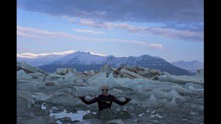 【動画】アイスランド・アラスカのサーフシーン雪原・流氷・チューブ