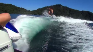 【動画】Josh Kerr(ジョシュ・カー)のボードサーフィン動画