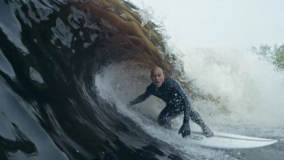 【動画】 Kelly Slater(ケリー・スレーター)が人工のウェイブプールを作る