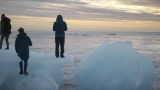 【動画】ハイクオリティ、サーフィンは冒険だ！北極のサーフィン