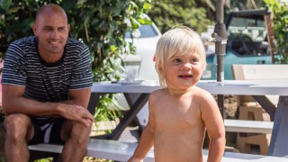 【NEWS】やはり神！Kelly Slater(ケリー・スレーター)が母と子供を救う