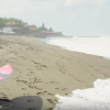 【動画】ビキニがまぶしい美女2人がバリ島でのセッション