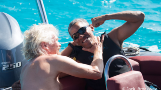 【動画】オバマ大統領が8年間大統領としてサーフィンすることが出来なかった