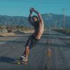 【動画】Skrillexの新しいミュージックビデオに登場する魅力的なロングボードスケーター